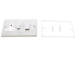 DECO VPSC504WH 45AINGOT 2GANG DOUBLE POLE SWITCH & 13A SOCKET WHT SATN