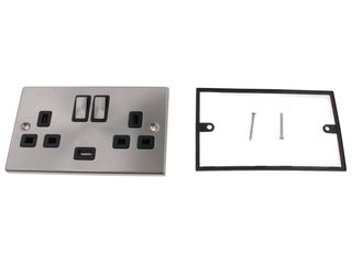 DECO VPSC570BK 13AINGOT 2GANG SOCKETS 2.1USB OUTLET BLK SATIN CHRO