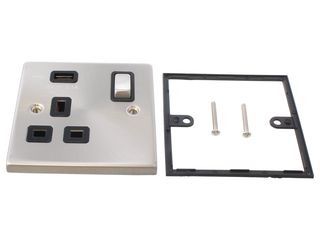 DECO VPSC571UBK 13A INGOT 1GANG SWITCHED SOCKET 2.1A USB OUTLET BLK