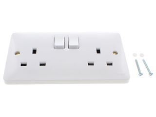 HAGER WMSS82 2 GANG SWITCHED SOCKET